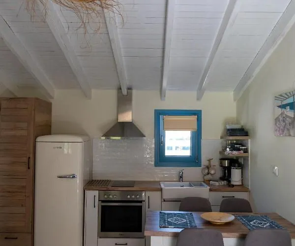 Iphigenia アパート ペフコホリ