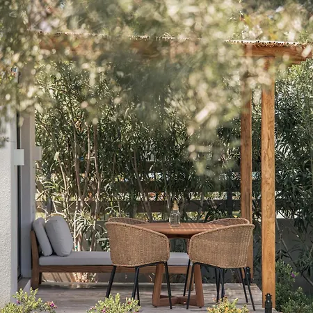 Iphigenia Apartment *